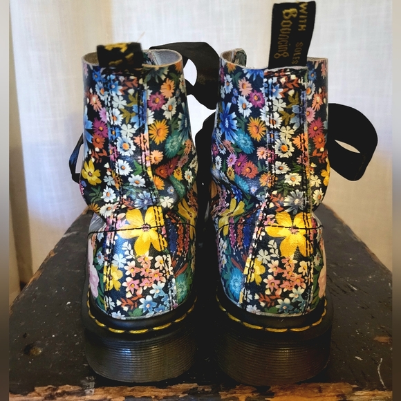Dr. Martens Pascal Floral Boots, Size 7 US - Picture 3 of 4